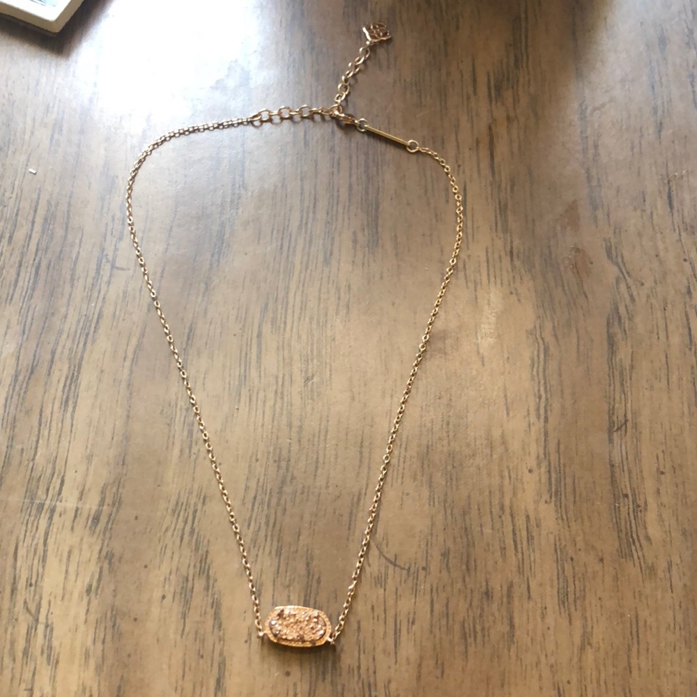 Kendra Scott necklace